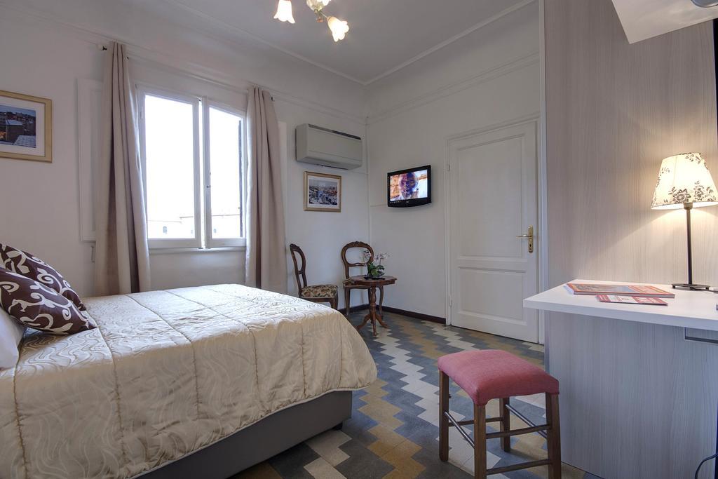 Residenza Castillo Φλωρεντία Εξωτερικό φωτογραφία